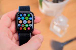 The Apple Watch SE 2 might have a higher price